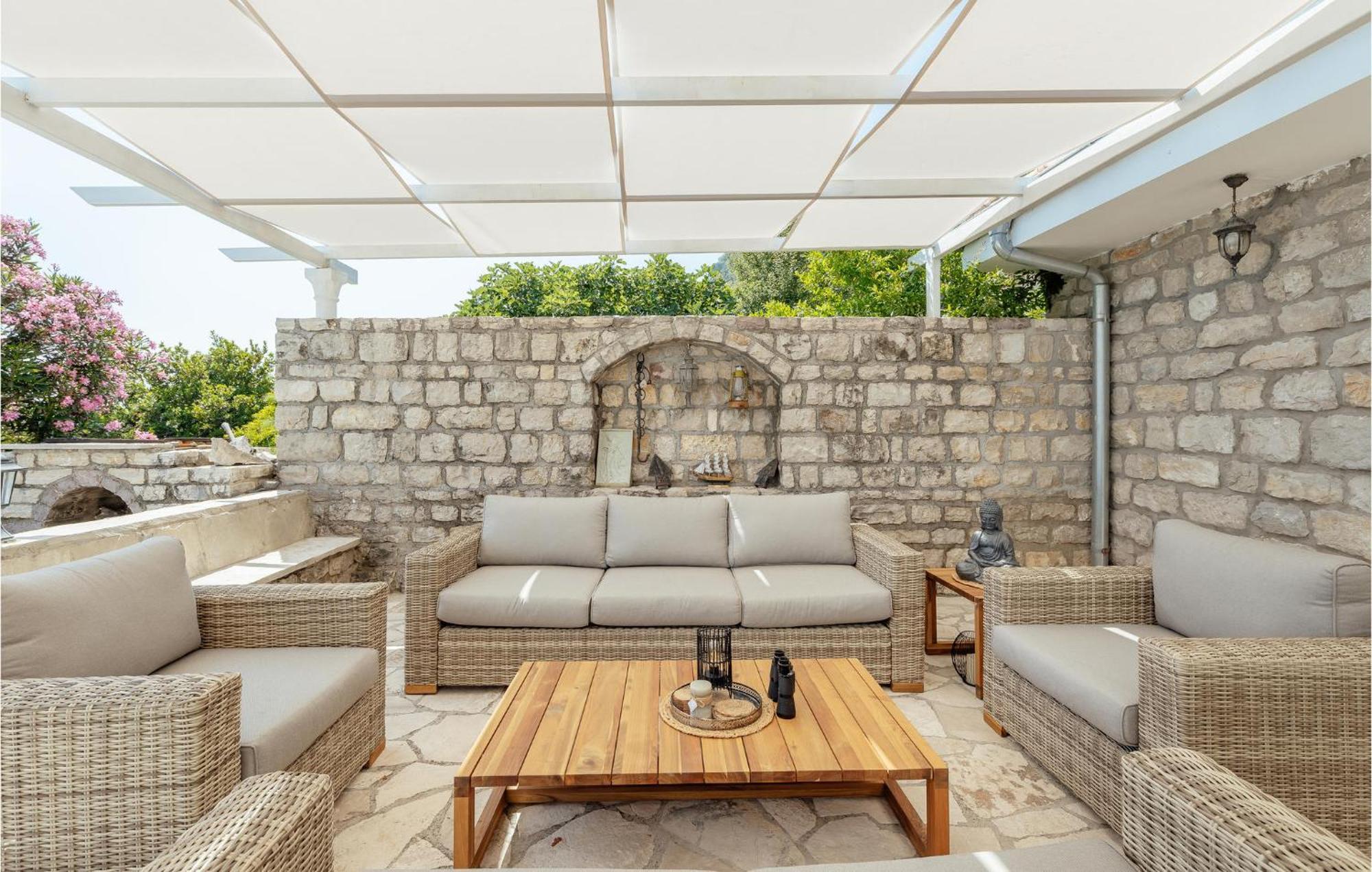 Amazing Home In Herceg Novi With House Sea View Bagian luar foto