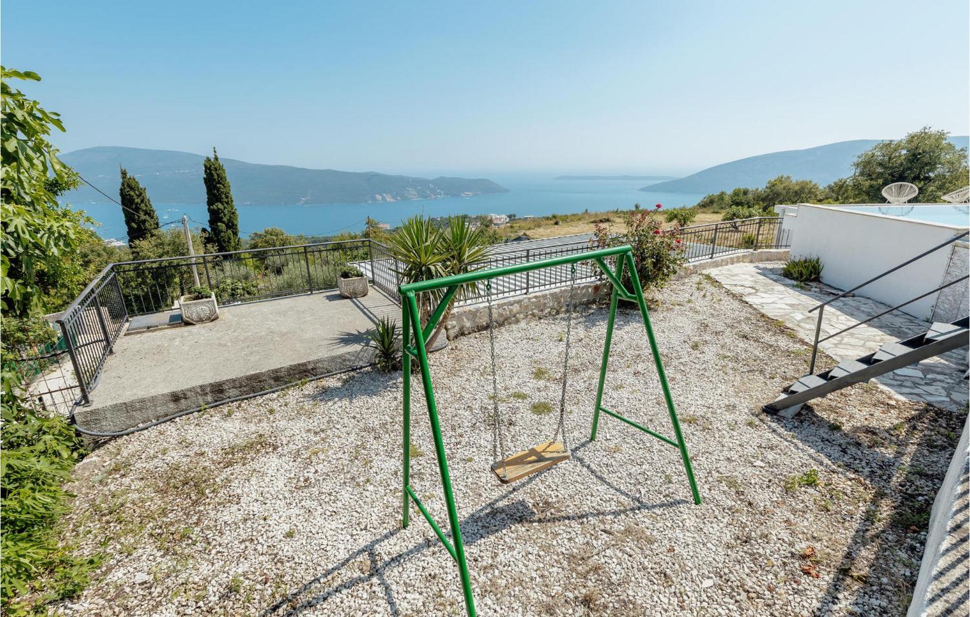 Amazing Home In Herceg Novi With House Sea View Bagian luar foto