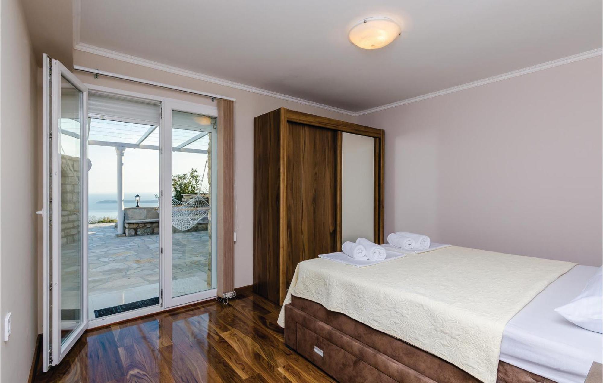 Amazing Home In Herceg Novi With House Sea View Bagian luar foto